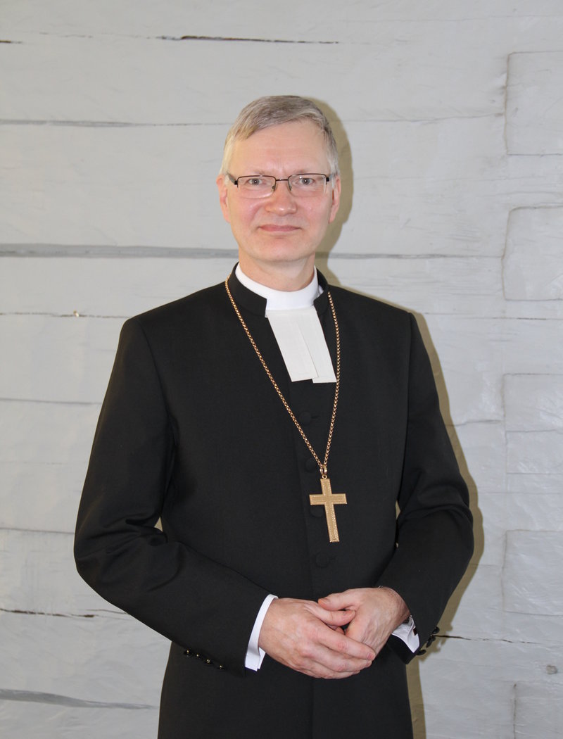 piispa SH Jo kirkossa- Heli Kuurne_L.jpg